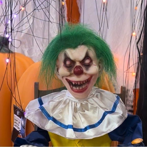 Halloween Scary Talking Rocking Chair Clown Animated Prop - Picture 7 of 7